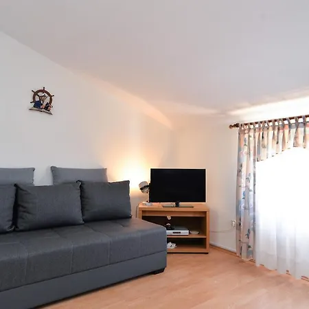 Apartment Andela 250 Fazana