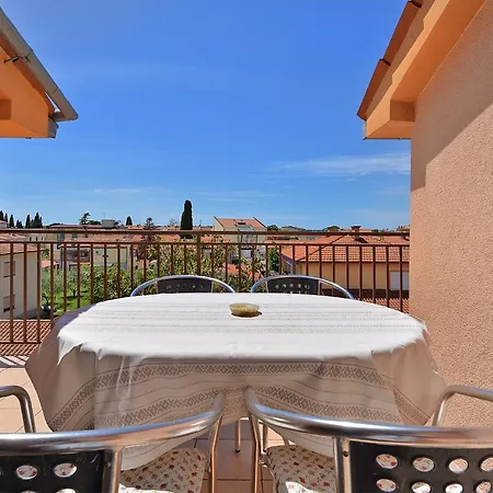 Apartment Andela 250 *