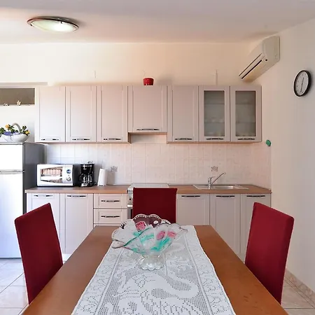 Apartment Andela 250 Apartment Fazana