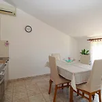 Andela 250 *