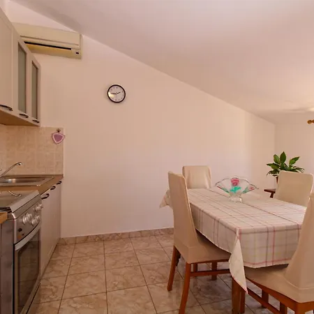 Apartment Andela 250