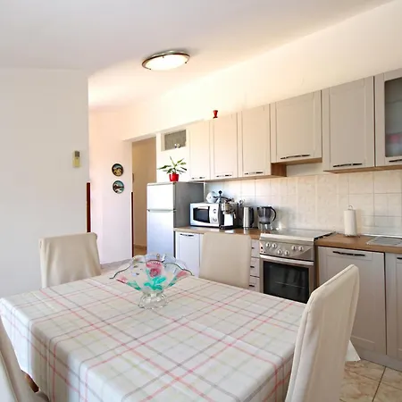 Apartment Andela 250 * Fazana